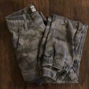 A&F camo slim cargo pants boys